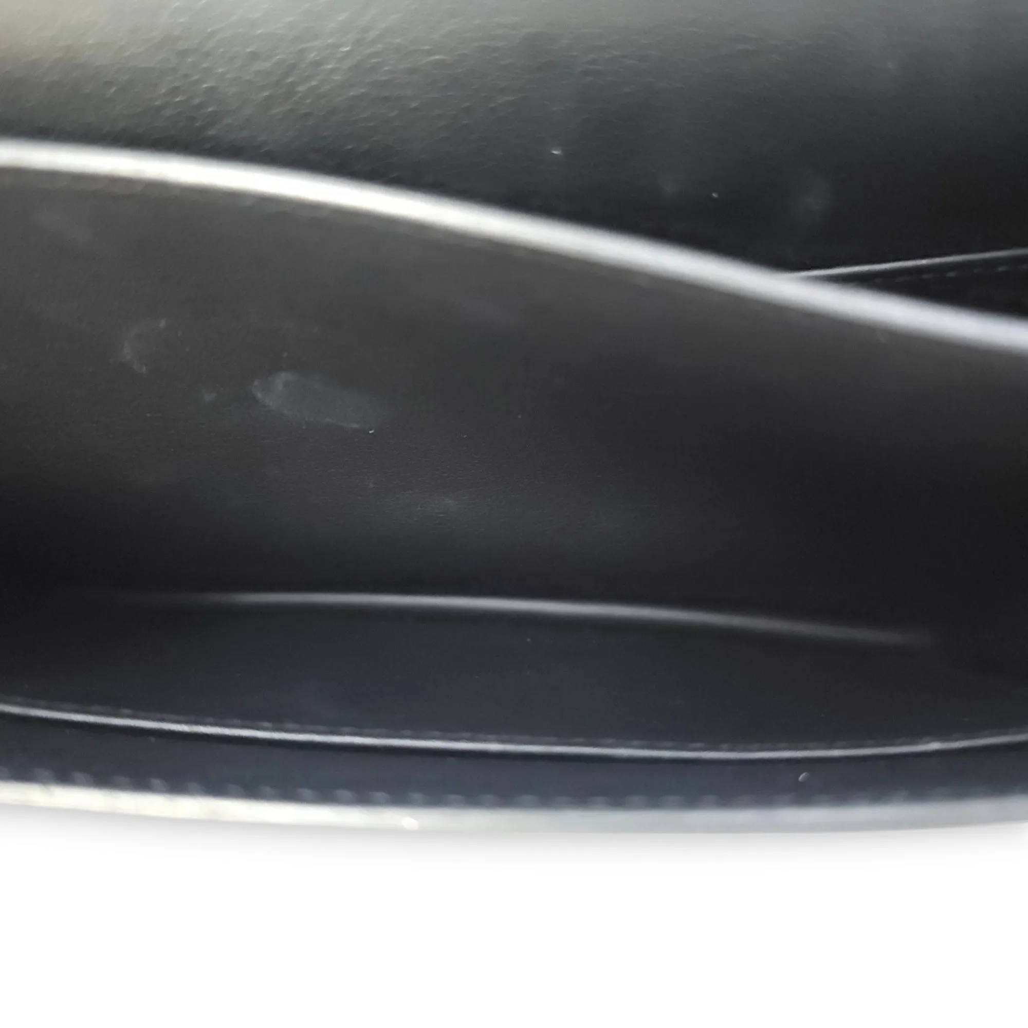 Constance 18 Black in Evergrain, Gold hardware